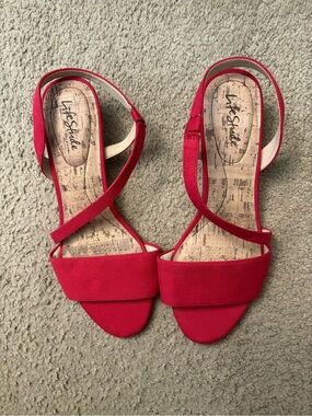 Life Stride Red Cross-Strap Yasmine Sandals for Women NWOT size 11